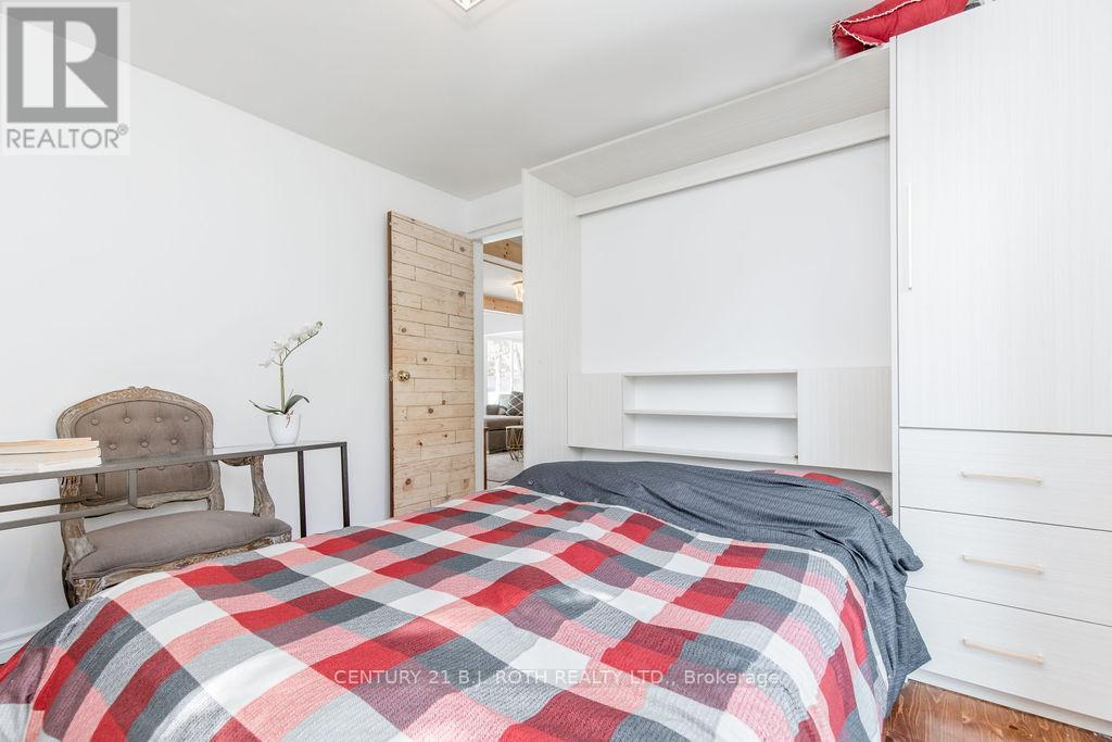 7 Oliver Drive, Tiny, Ontario L0L 2J0 - Photo 26 - S12613940