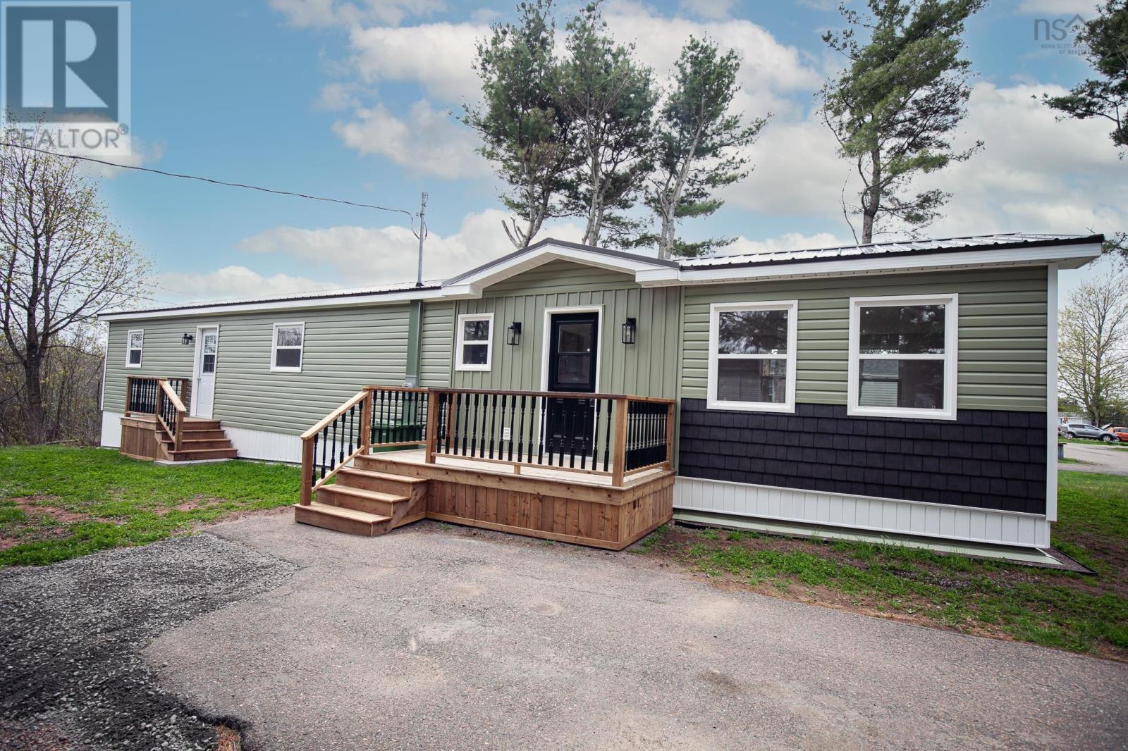 43 Lorne Crescent, Amherst, Nova Scotia  B4H 4A7 - Photo 3 - 202529055