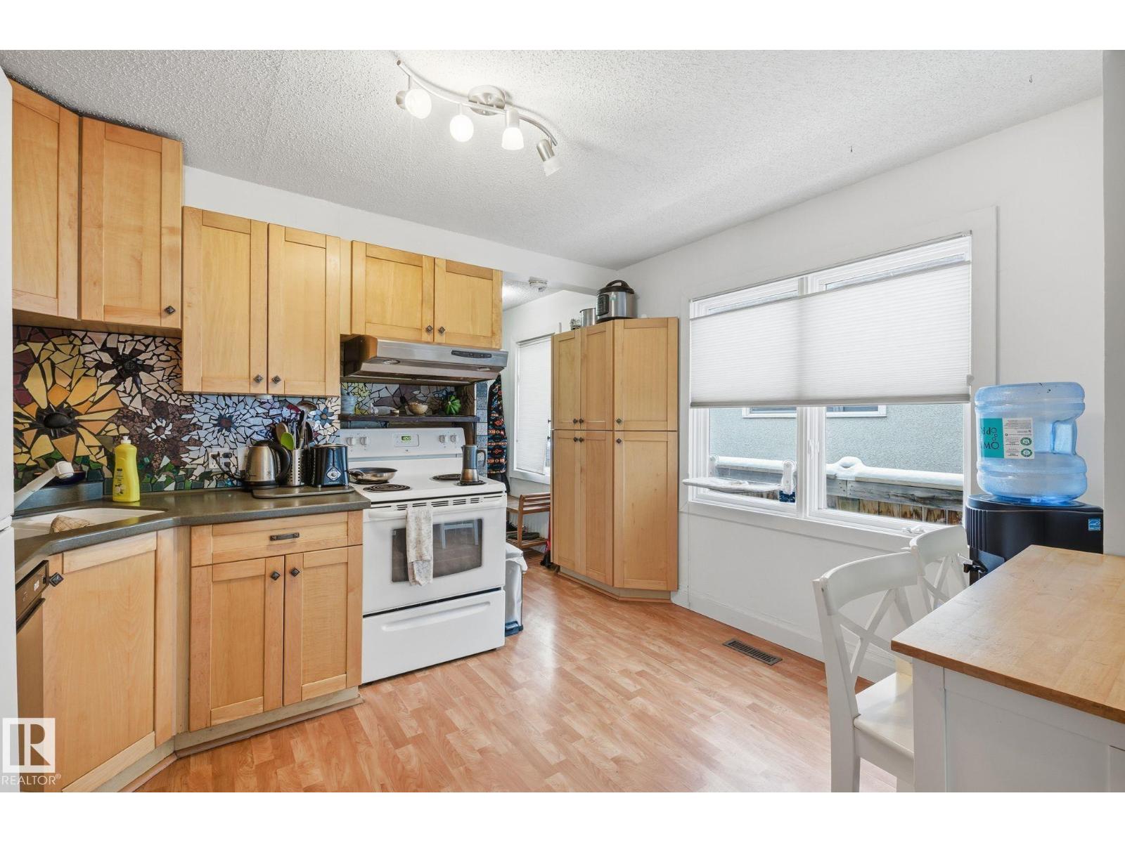 9705 87 Av Nw, Edmonton, Alberta  T6E 2N3 - Photo 5 - E4467745