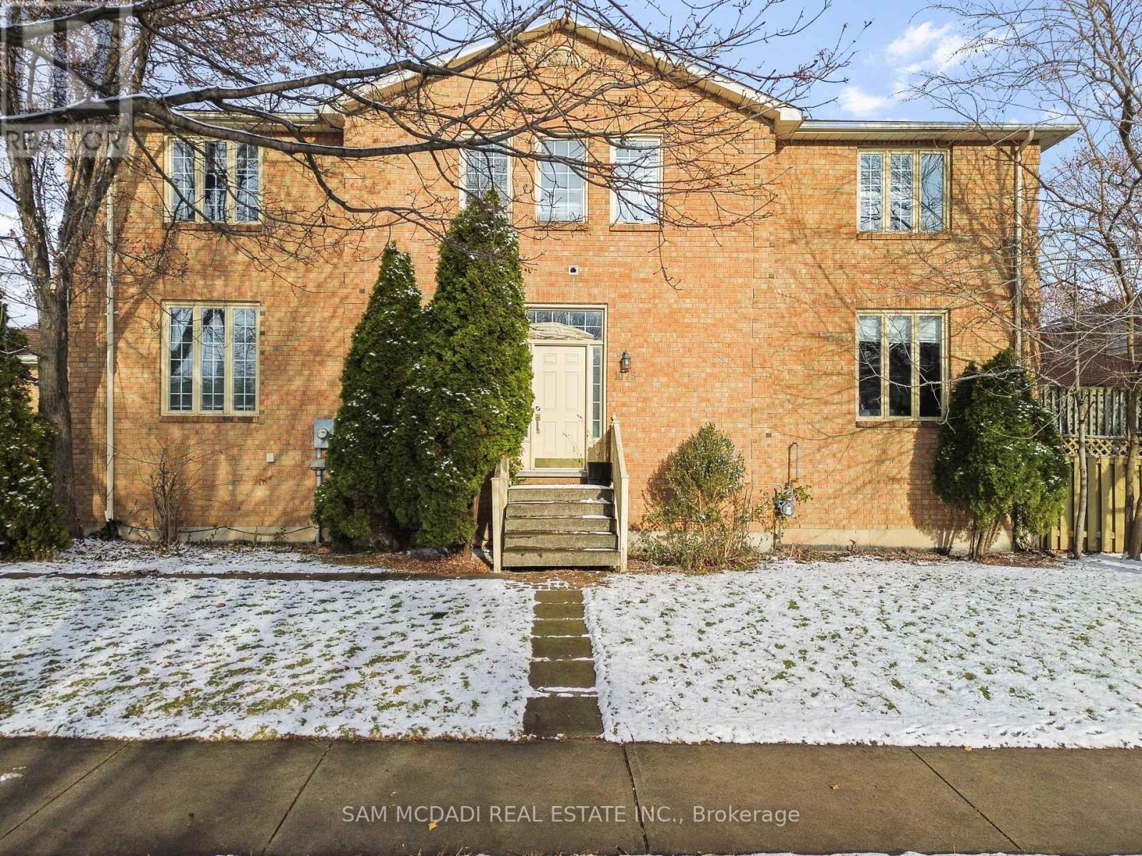 1073 Gabriel Place, Burlington, Ontario  L7R 4J6 - Photo 1 - W12613948