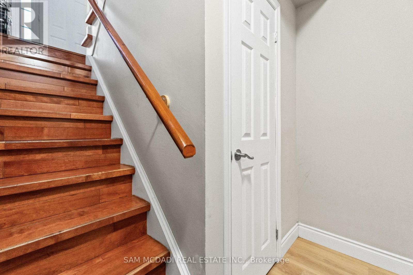 1073 Gabriel Place, Burlington, Ontario  L7R 4J6 - Photo 27 - W12613948