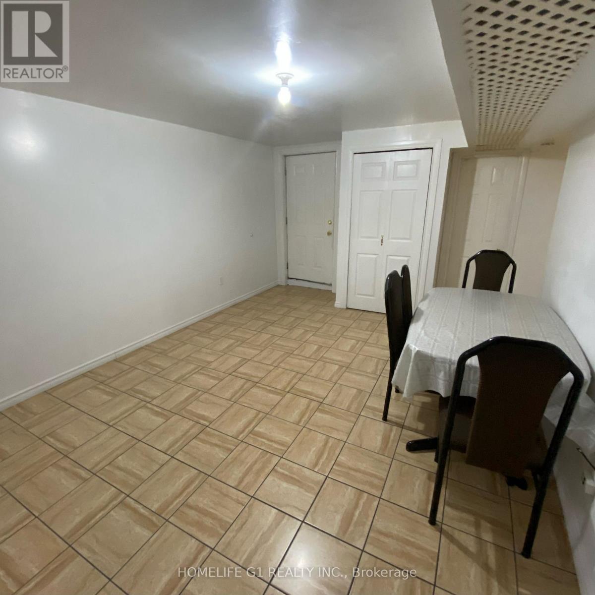 41 Purebrook Avenue, Brampton (Bram East), Ontario  L6P 2P5 - Photo 4 - W12613952