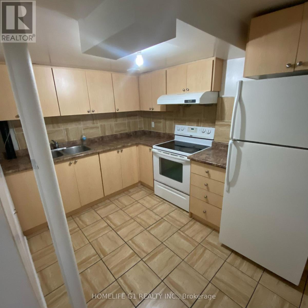 41 Purebrook Avenue, Brampton (Bram East), Ontario  L6P 2P5 - Photo 6 - W12613952