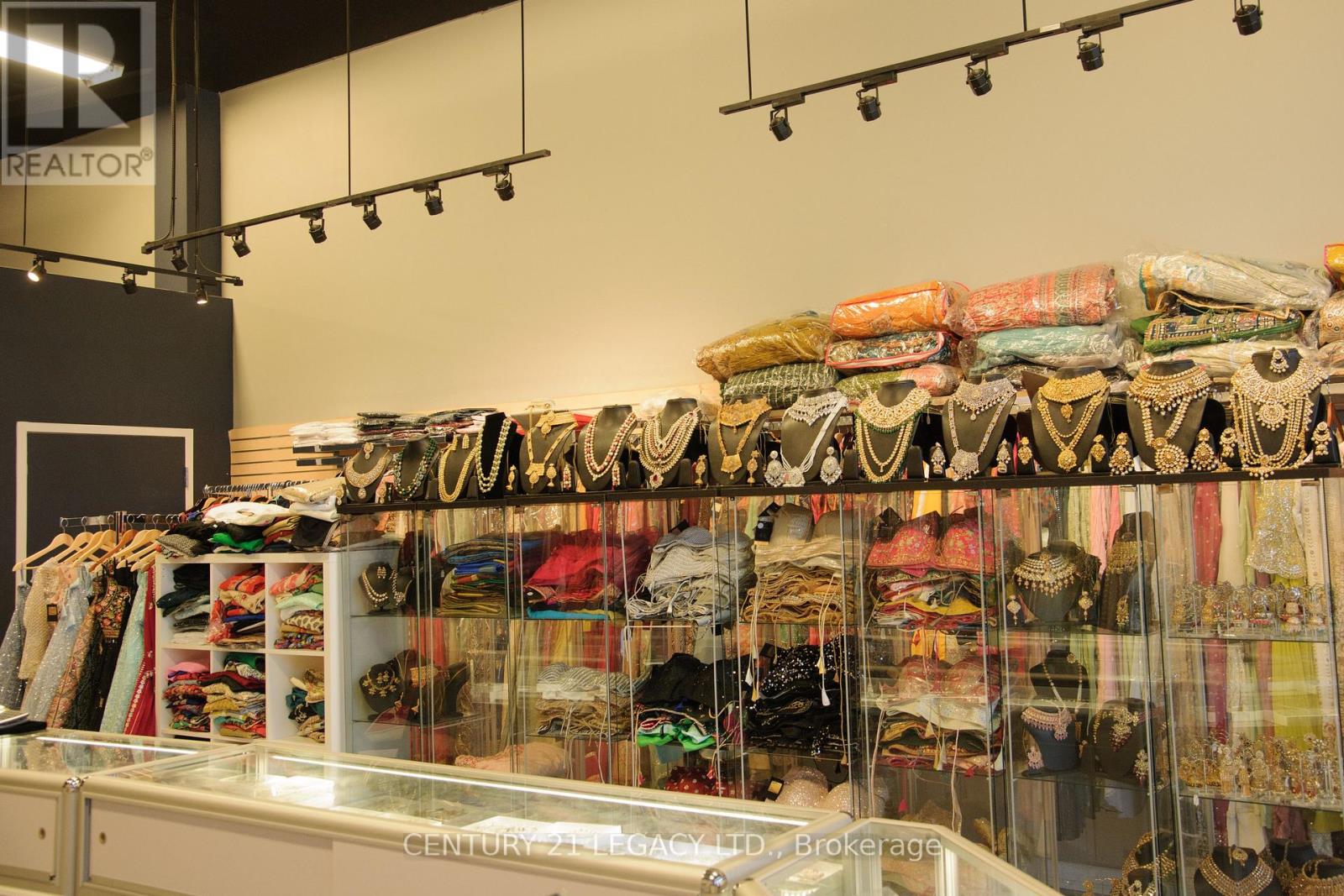 29 - 30 Maritime Ontario Boulevard, Brampton, Ontario  L6S 0C2 - Photo 5 - W12613972