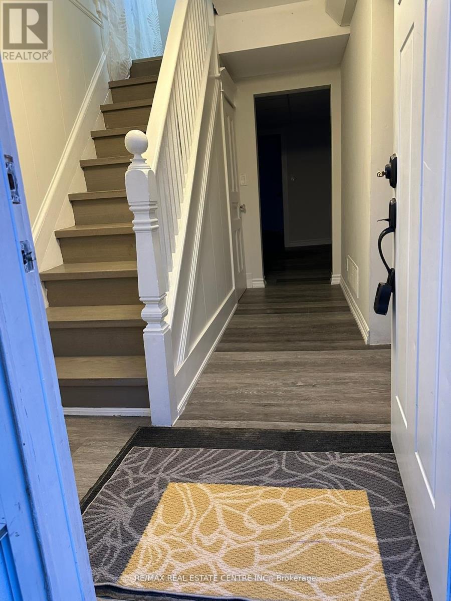 18 Forks Road E, Welland, Ontario  L3B 5K1 - Photo 4 - X12613950