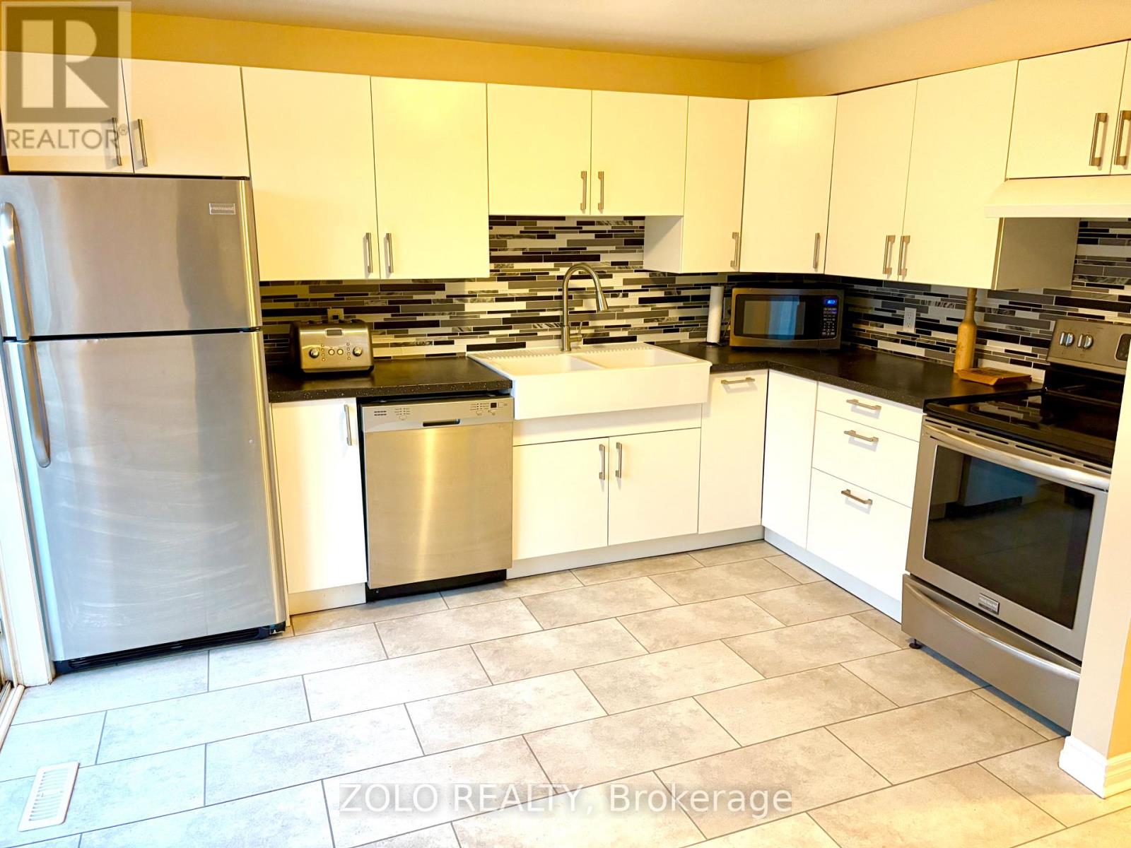 174 Tunbridge Road, Barrie, Ontario  L4M 6S1 - Photo 6 - S12587106