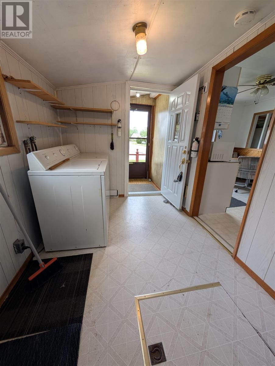 61 Third Ave, Wawa, Ontario  P0S 1K0 - Photo 5 - SM251570