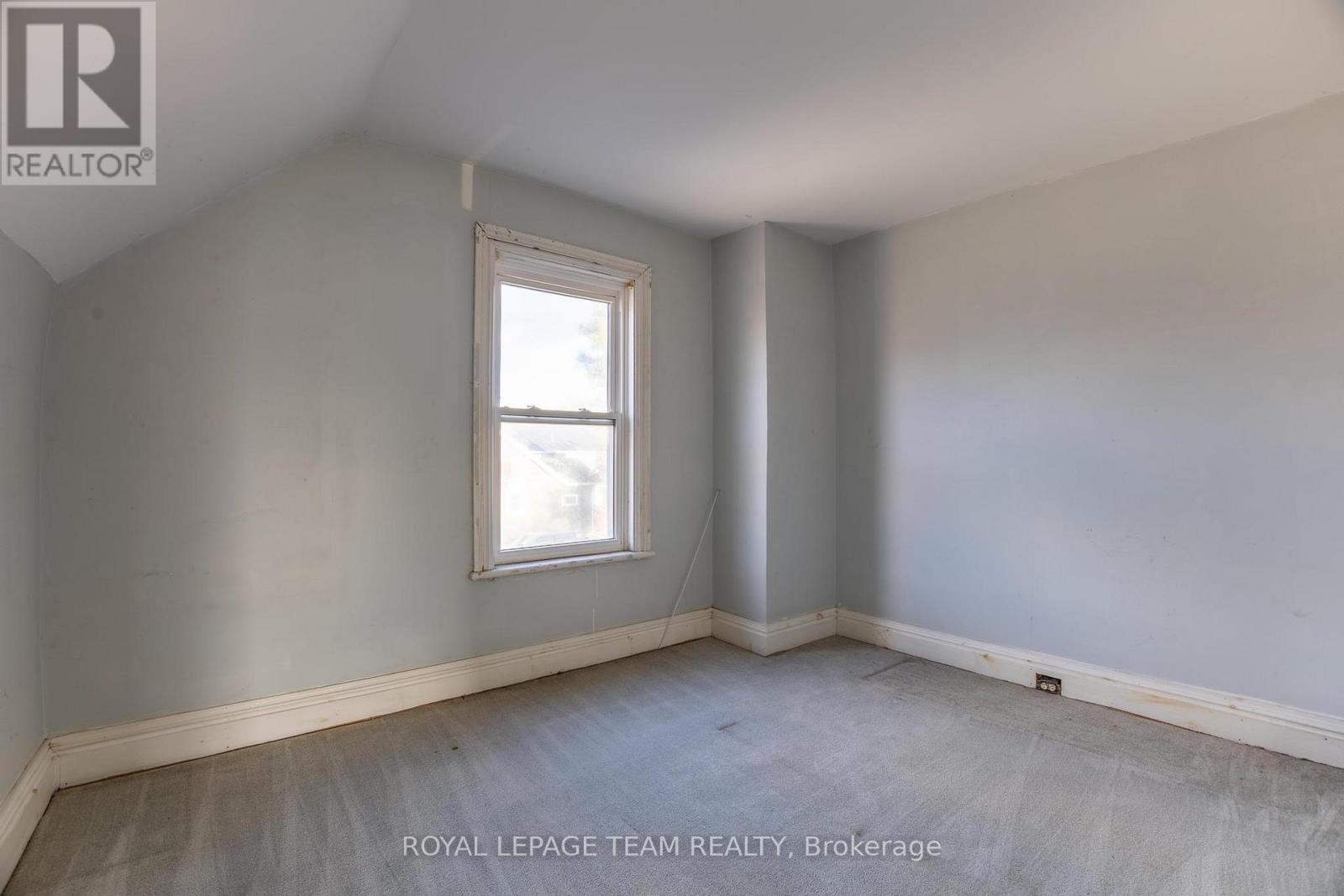 31 Daniel Street N, Arnprior, Ontario  K7S 2K6 - Photo 13 - X12521220