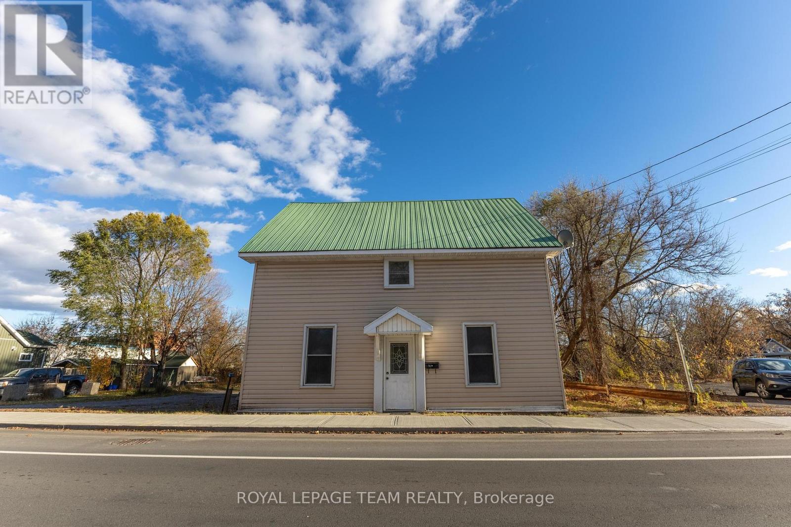 31 DANIEL STREET N, Arnprior, Ontario