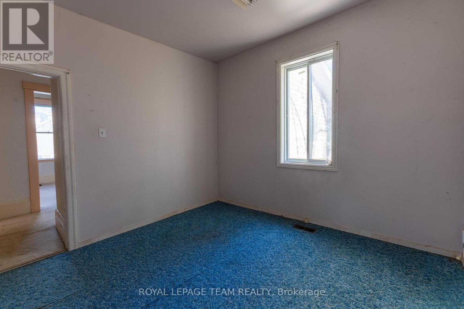 31 Daniel Street N, Arnprior, Ontario  K7S 2K6 - Photo 8 - X12521220