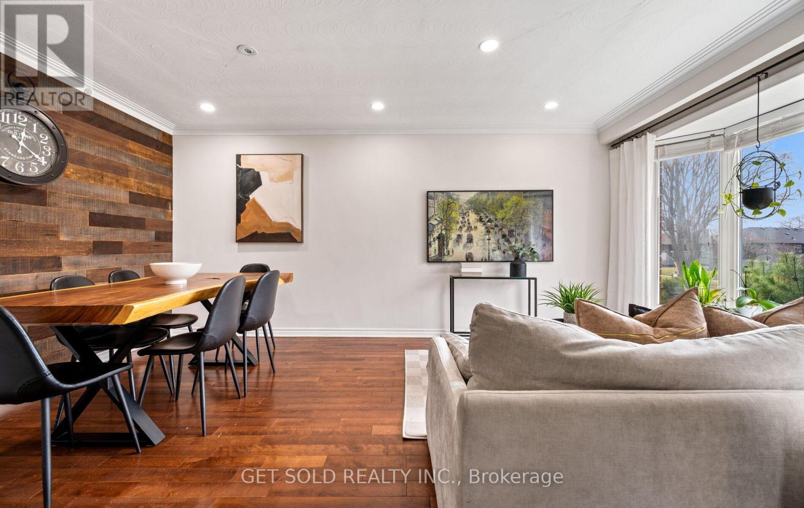 19 Ixworth Road, Toronto, Ontario  M9W 4R7 - Photo 4 - W12589698