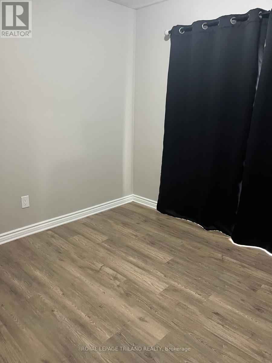 Main - 1072 Jalna Boulevard, London South, Ontario  N6E 2J5 - Photo 10 - X12614004