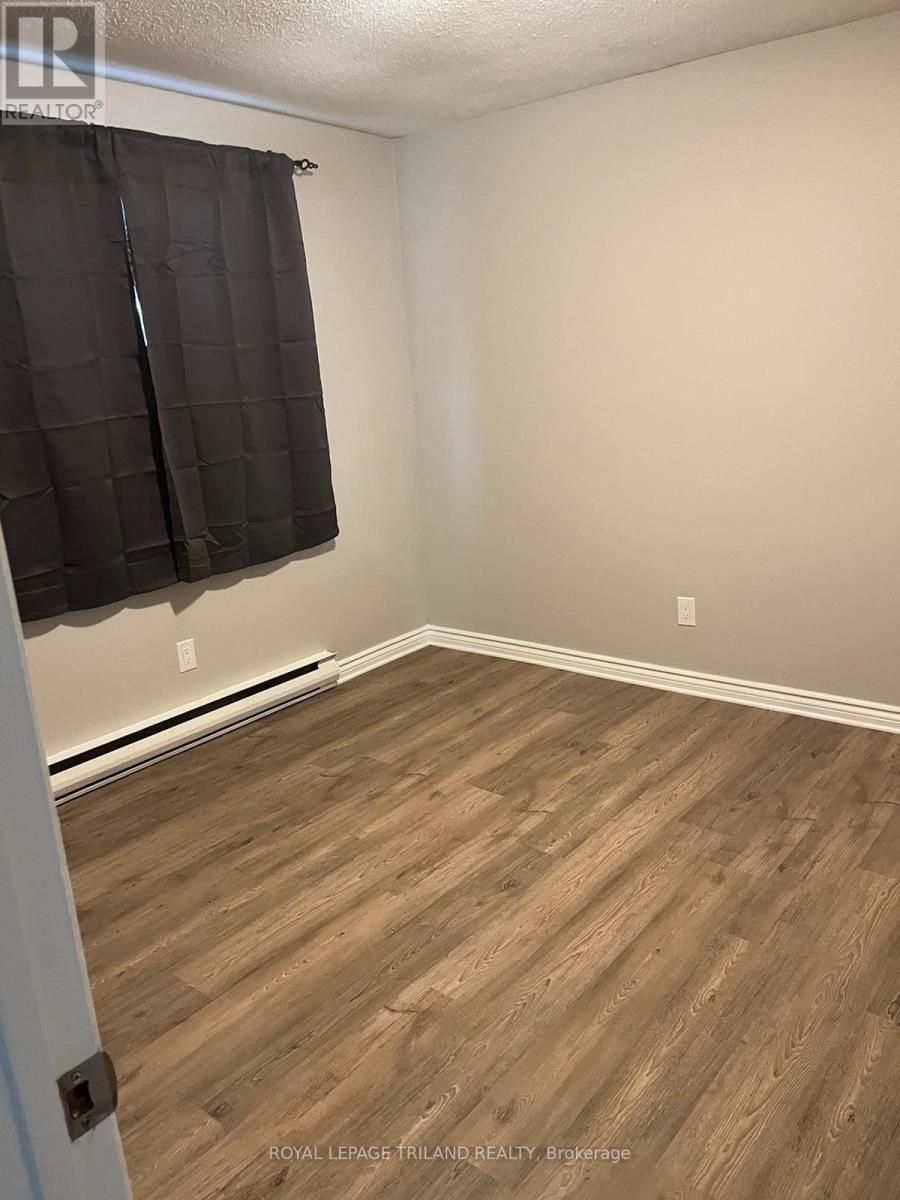 Main - 1072 Jalna Boulevard, London South, Ontario  N6E 2J5 - Photo 11 - X12614004