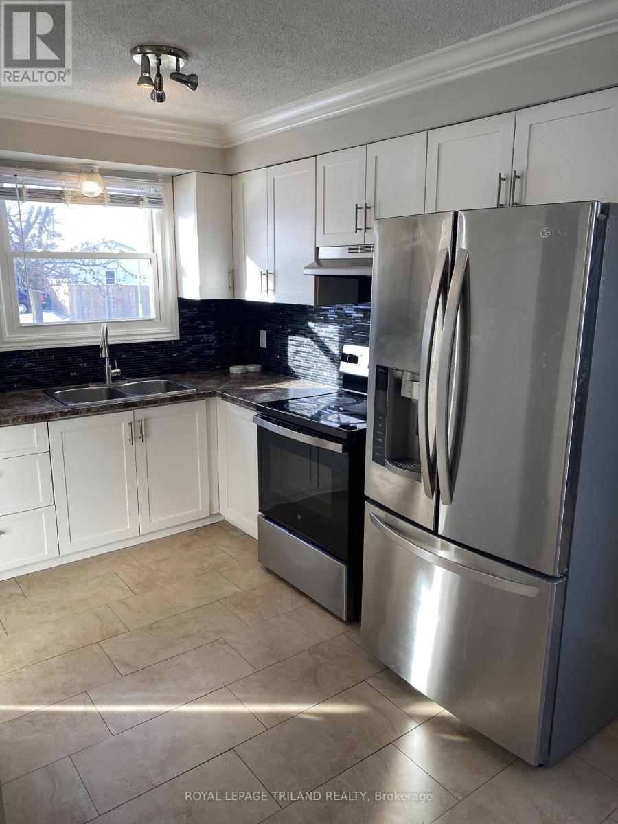 Main - 1072 Jalna Boulevard, London South, Ontario  N6E 2J5 - Photo 2 - X12614004