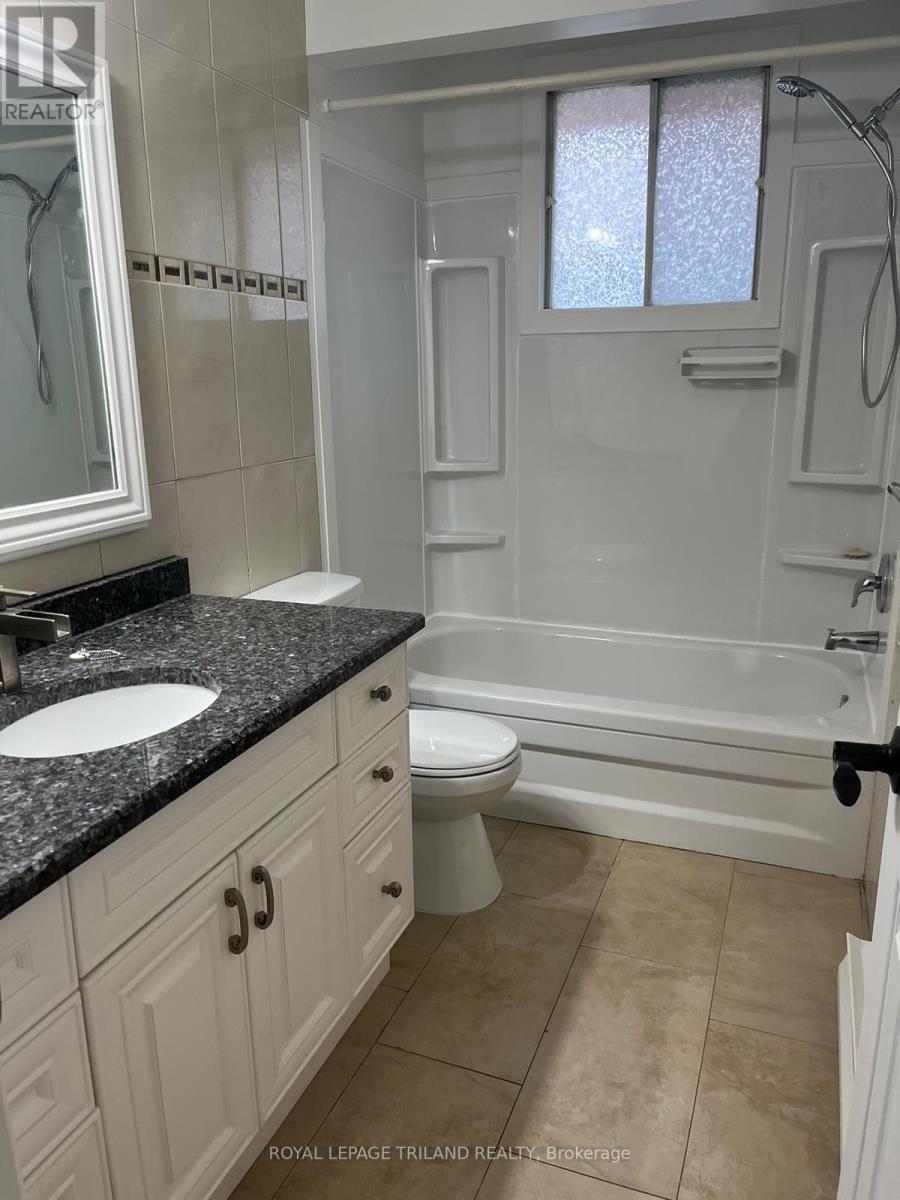 Main - 1072 Jalna Boulevard, London South, Ontario  N6E 2J5 - Photo 7 - X12614004