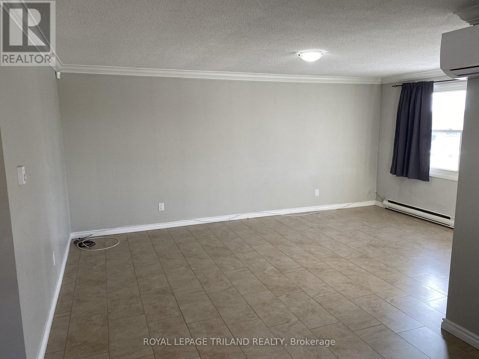 Main - 1072 Jalna Boulevard, London South, Ontario  N6E 2J5 - Photo 9 - X12614004