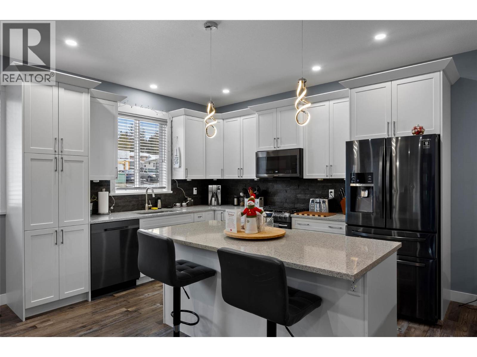 248 Calcite Drive, Logan Lake, British Columbia  V0K 1W0 - Photo 2 - 10370811