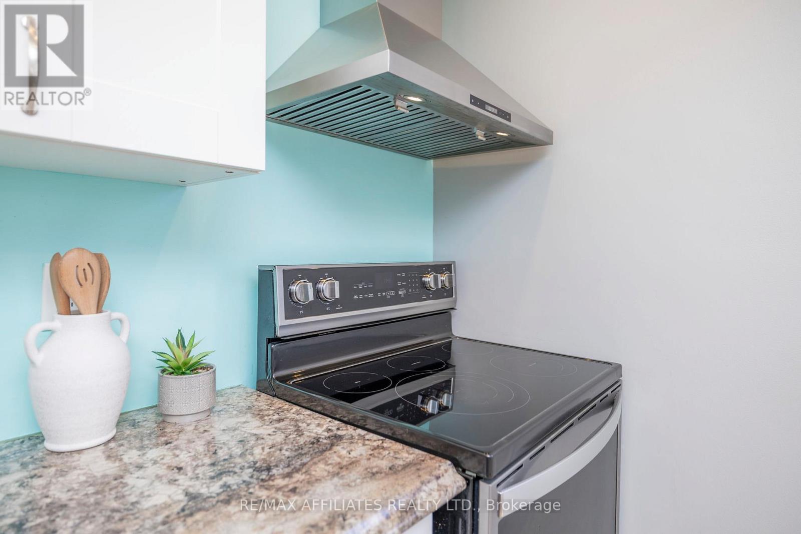 910 Borland Drive, Ottawa, Ontario  K1E 1X6 - Photo 16 - X12614012