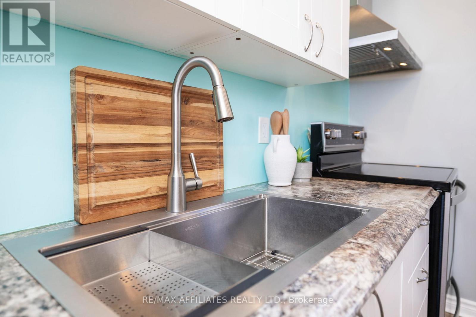 910 Borland Drive, Ottawa, Ontario  K1E 1X6 - Photo 19 - X12614012