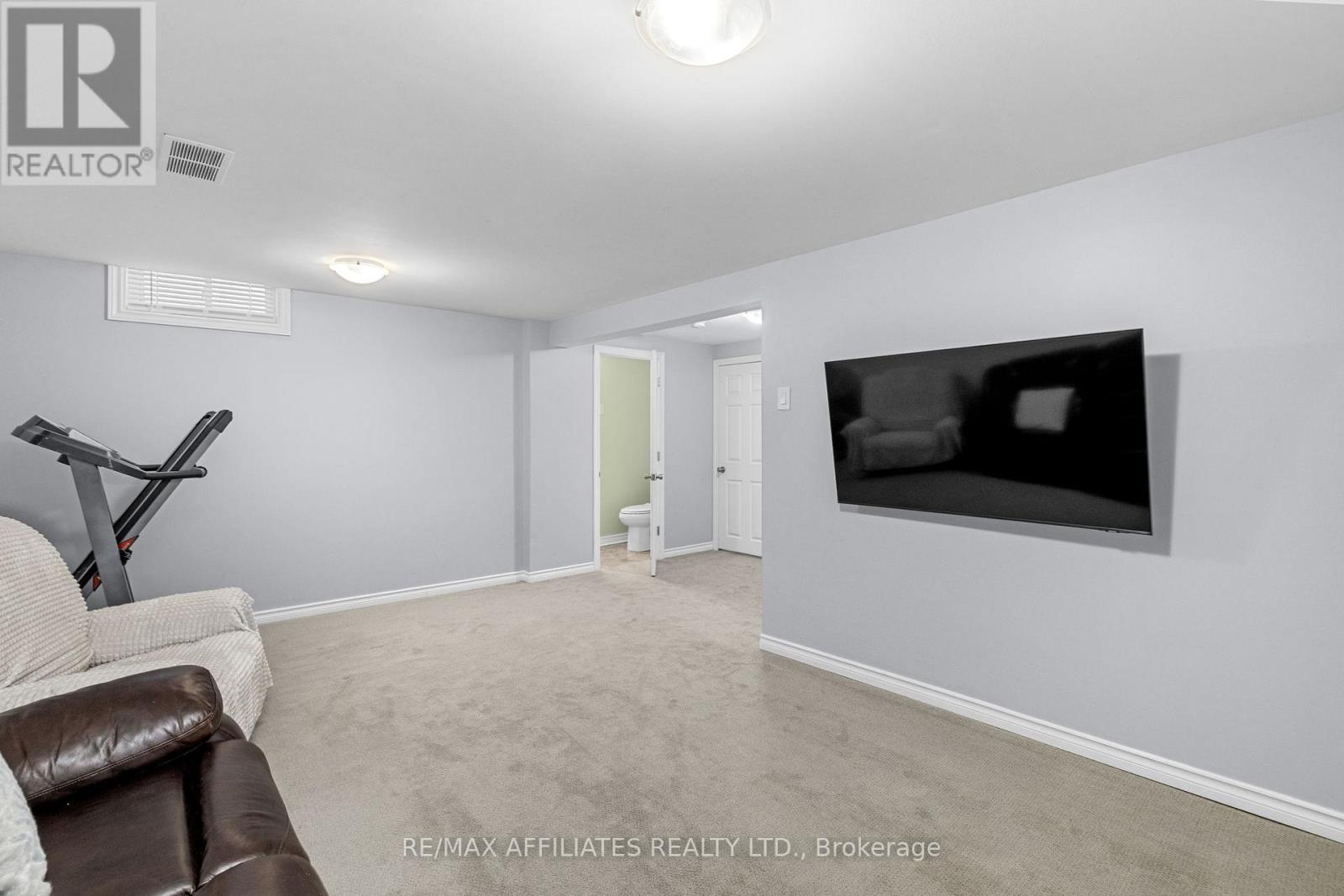 910 Borland Drive, Ottawa, Ontario  K1E 1X6 - Photo 38 - X12614012