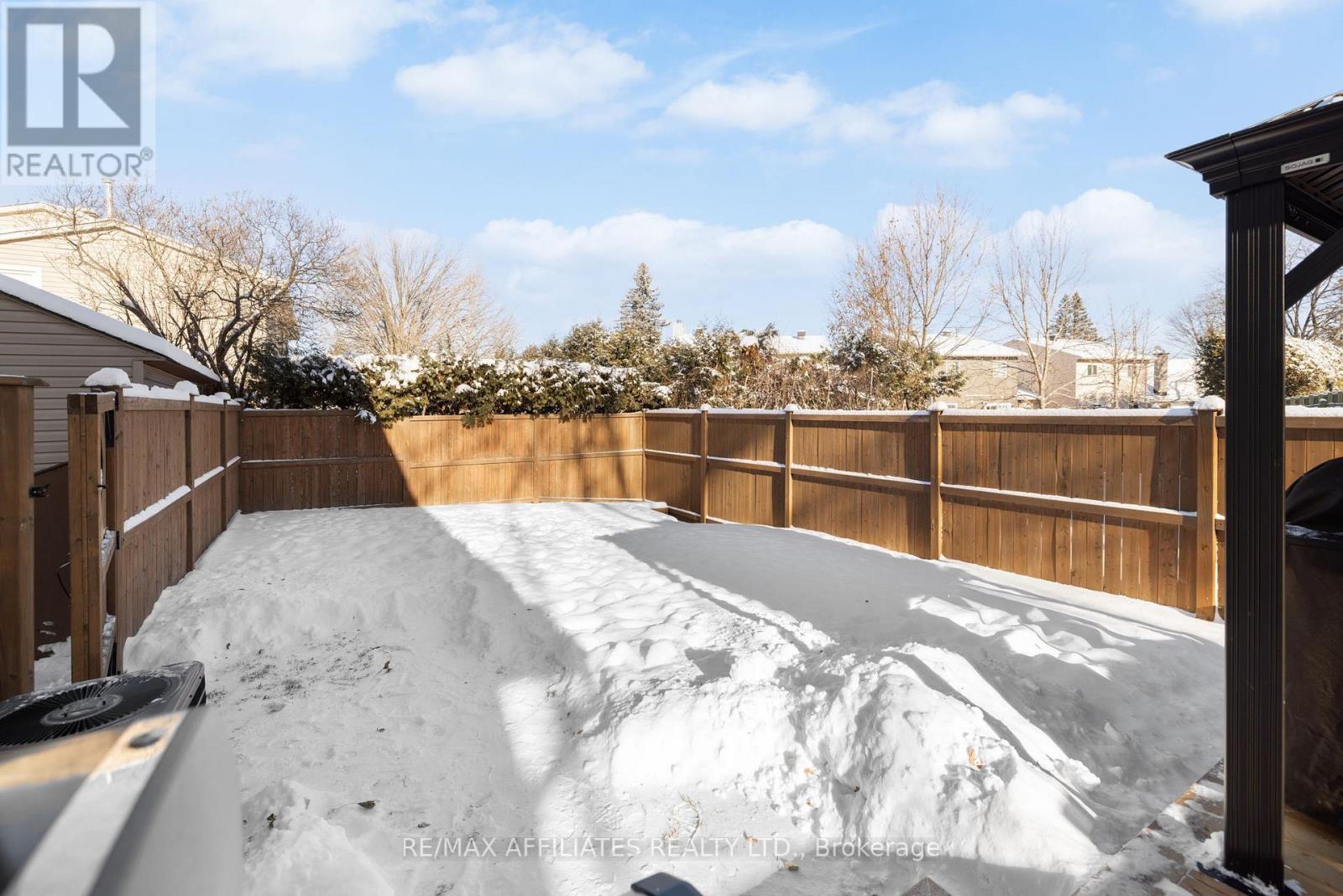 910 Borland Drive, Ottawa, Ontario  K1E 1X6 - Photo 43 - X12614012