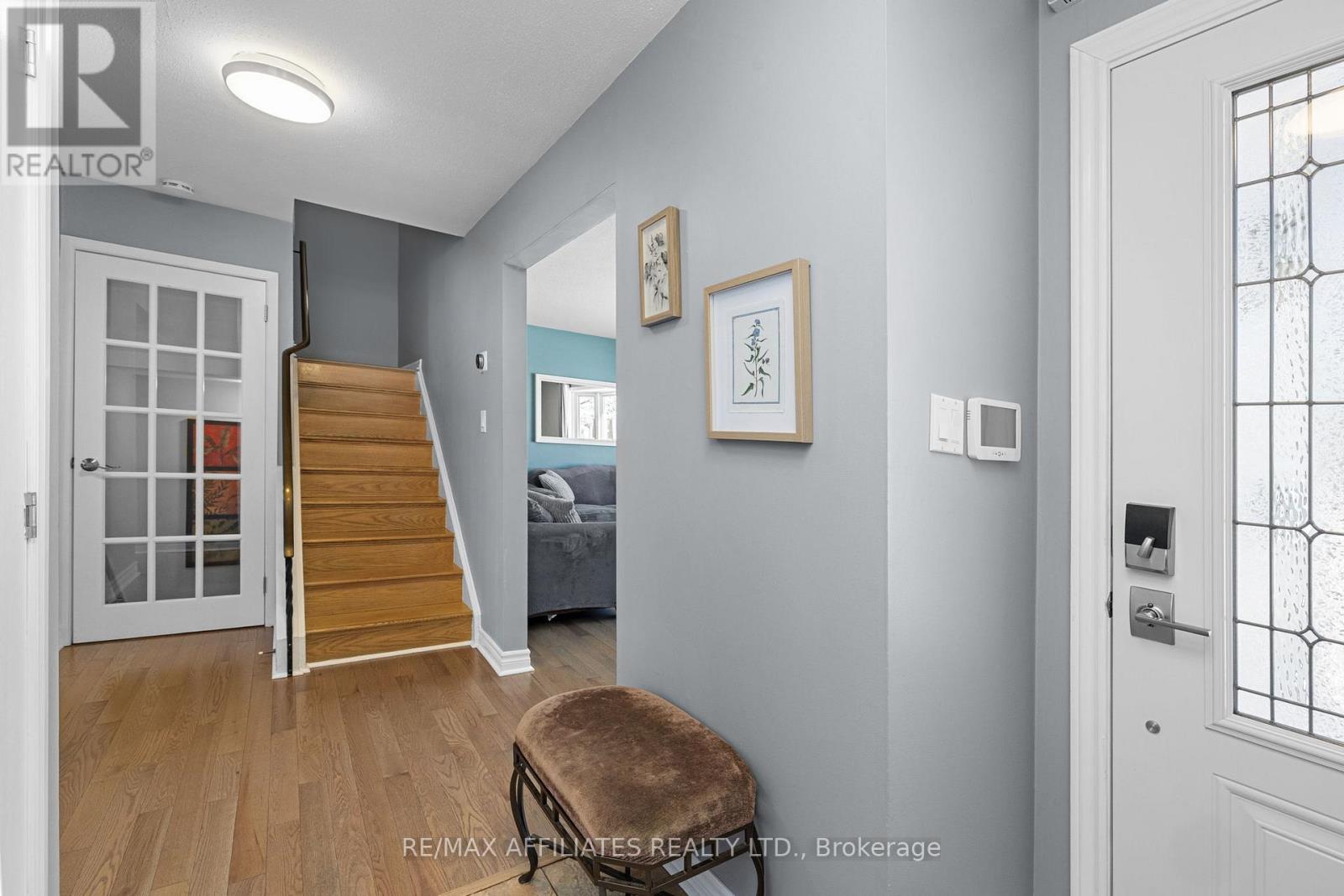 910 Borland Drive, Ottawa, Ontario  K1E 1X6 - Photo 5 - X12614012