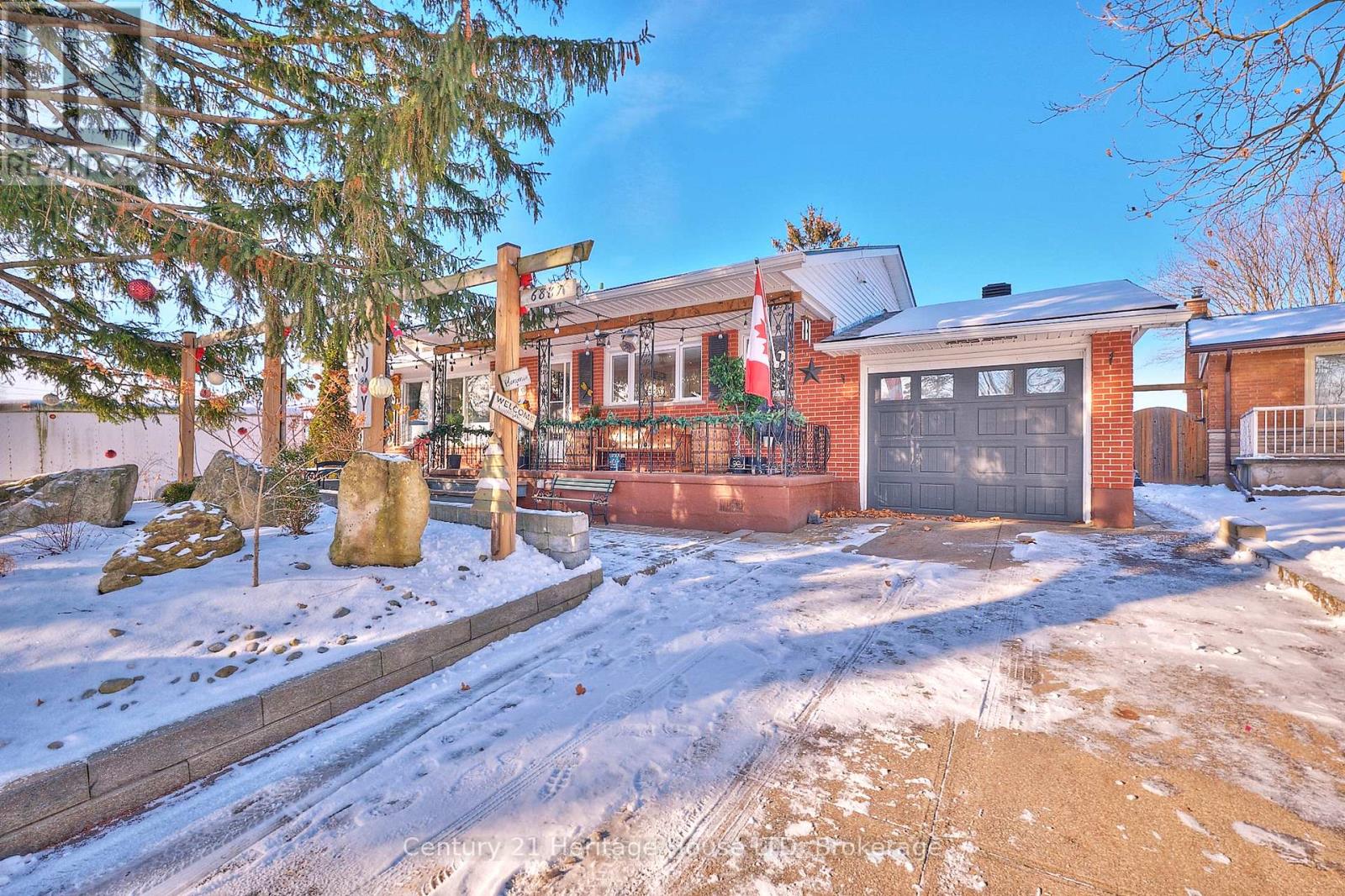 6887 Fairlawn Crescent, Niagara Falls, Ontario  L2G 5B1 - Photo 1 - X12614056