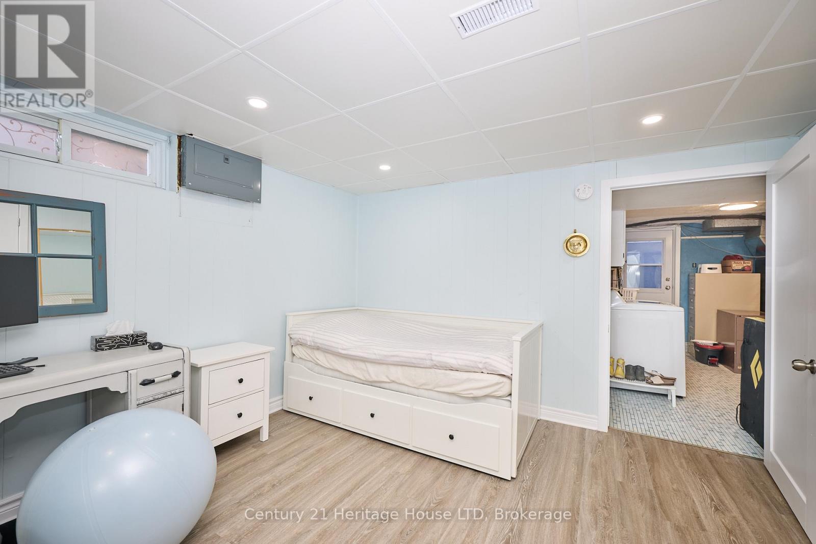 6887 Fairlawn Crescent, Niagara Falls, Ontario  L2G 5B1 - Photo 19 - X12614056