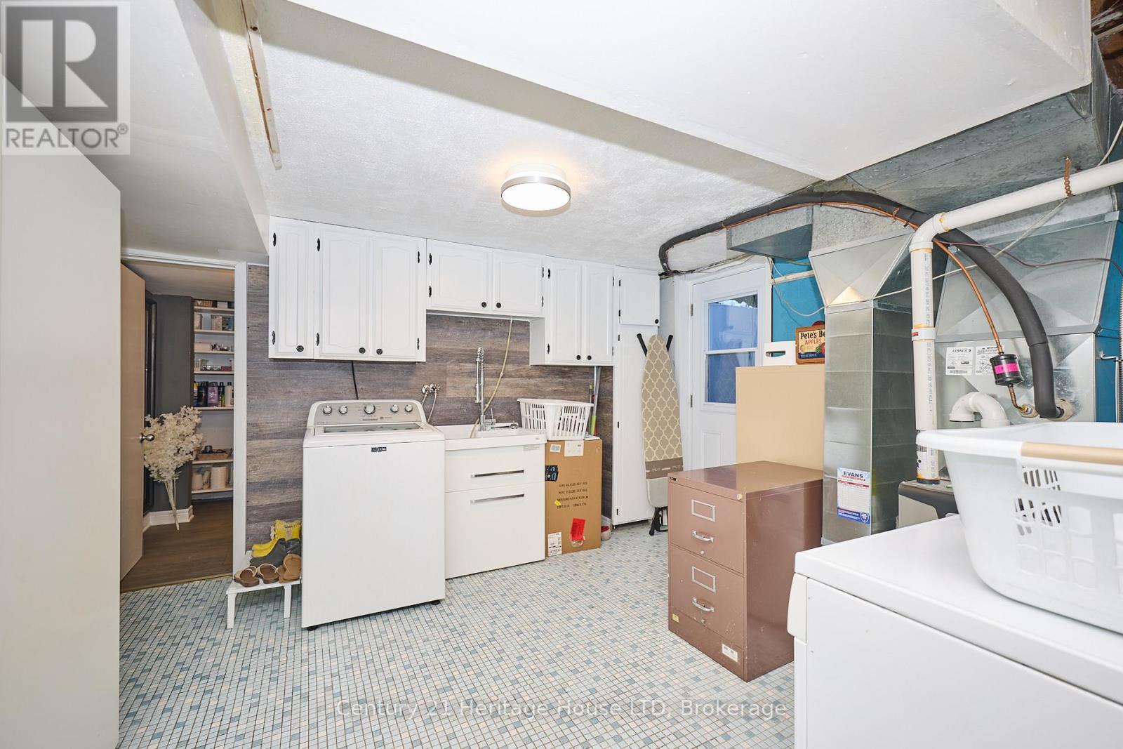 6887 Fairlawn Crescent, Niagara Falls, Ontario  L2G 5B1 - Photo 23 - X12614056