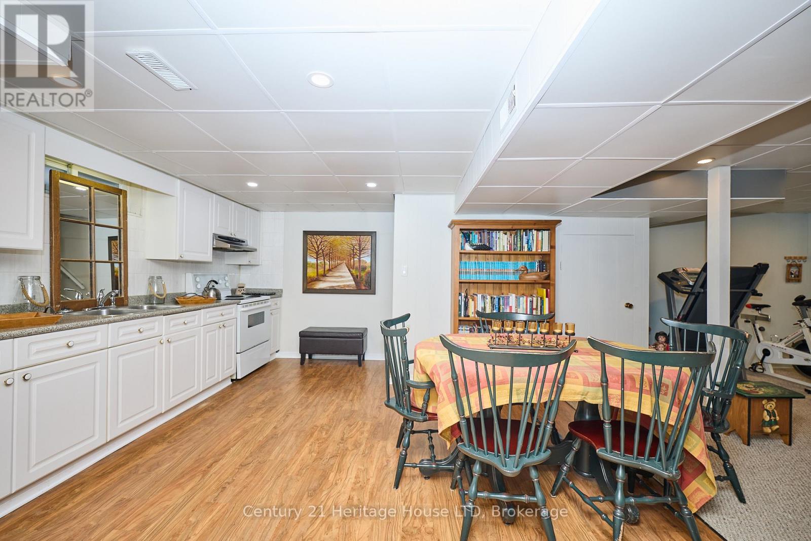 6887 Fairlawn Crescent, Niagara Falls, Ontario  L2G 5B1 - Photo 26 - X12614056