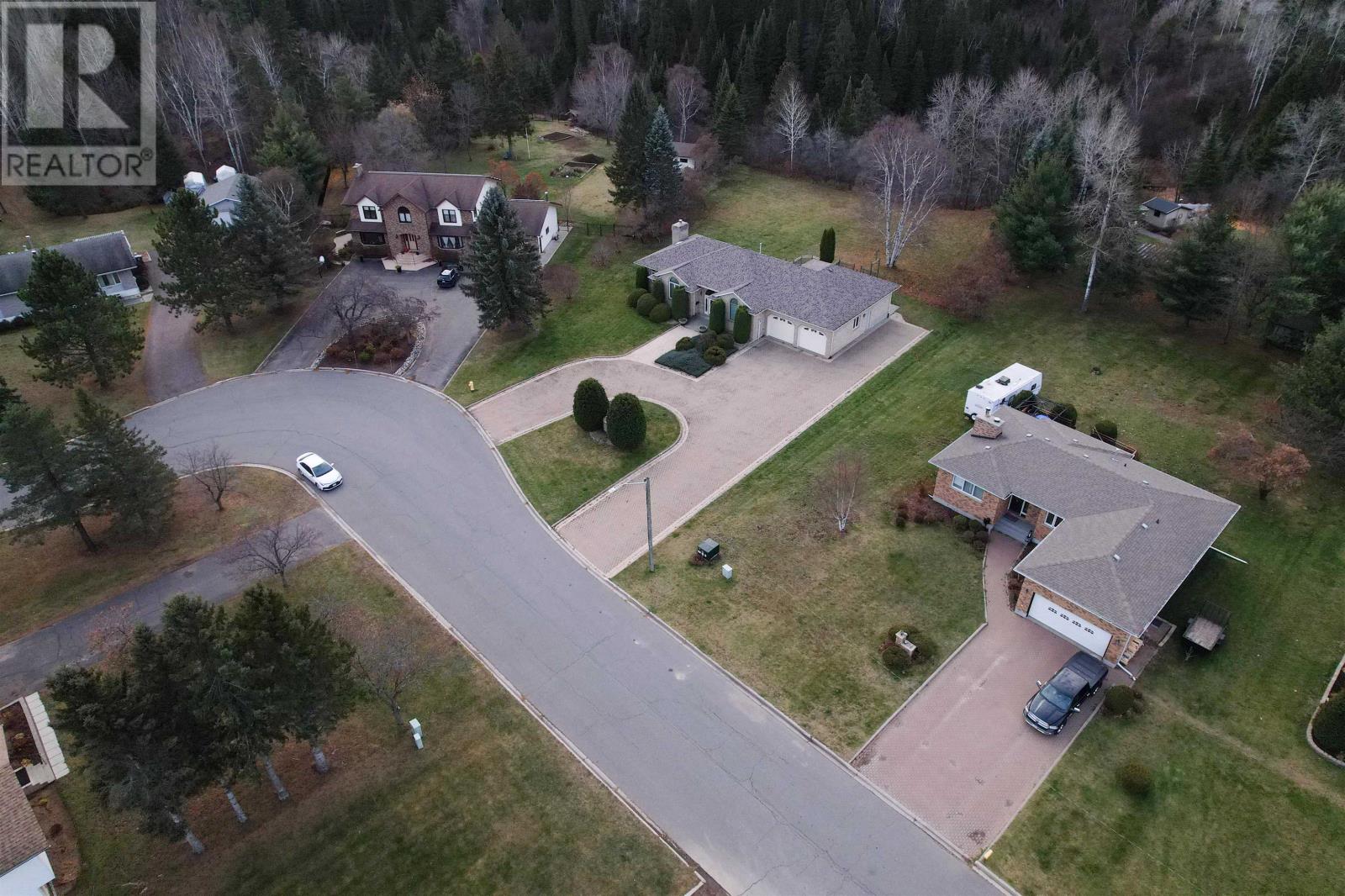 2200 Bordeaux Cres, Thunder Bay, Ontario  P7K 1C2 - Photo 10 - TB253643