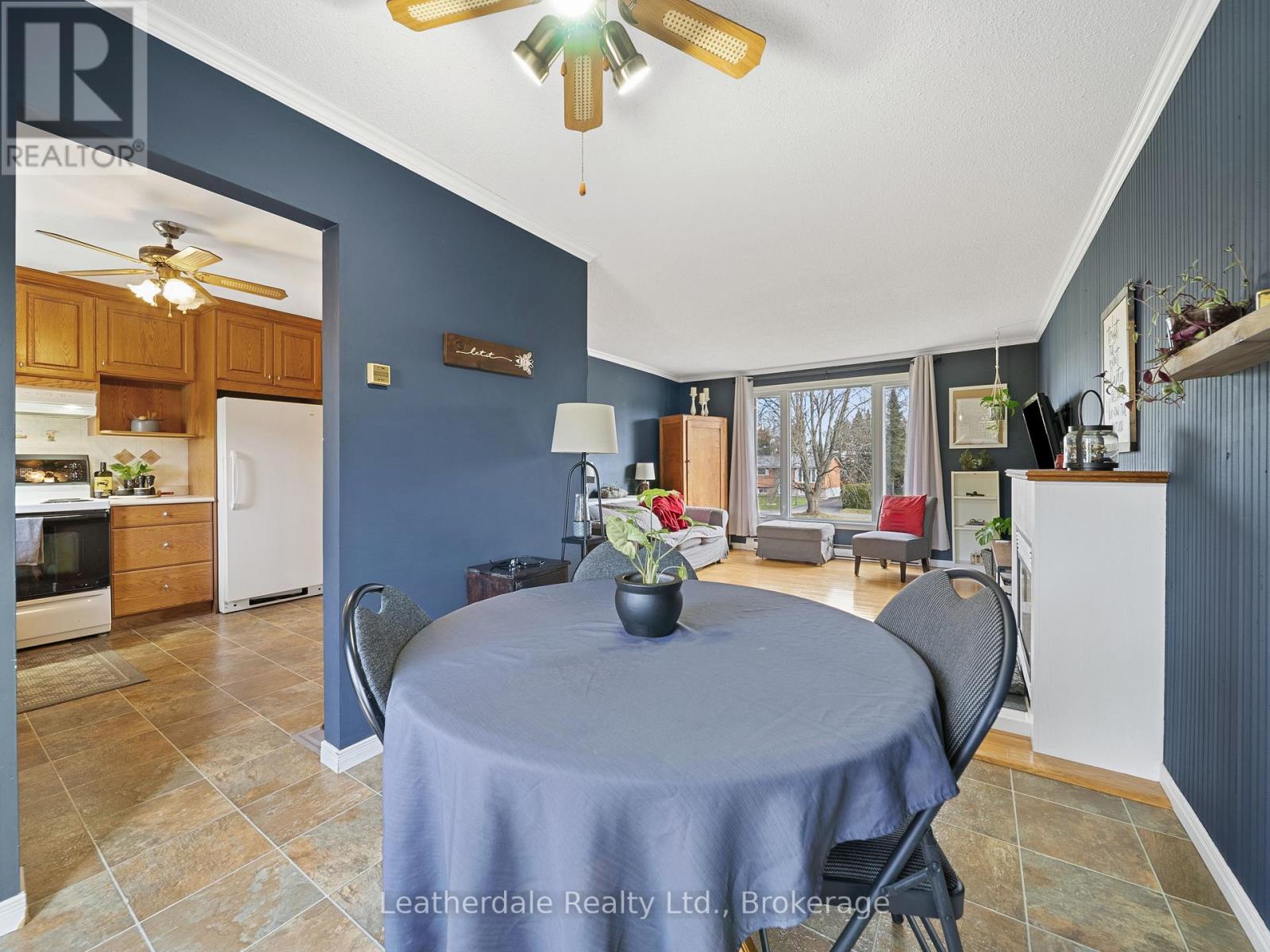 16 Preston Street, Oro-Medonte (Warminister), Ontario  L0K 2G0 - Photo 10 - S12614002