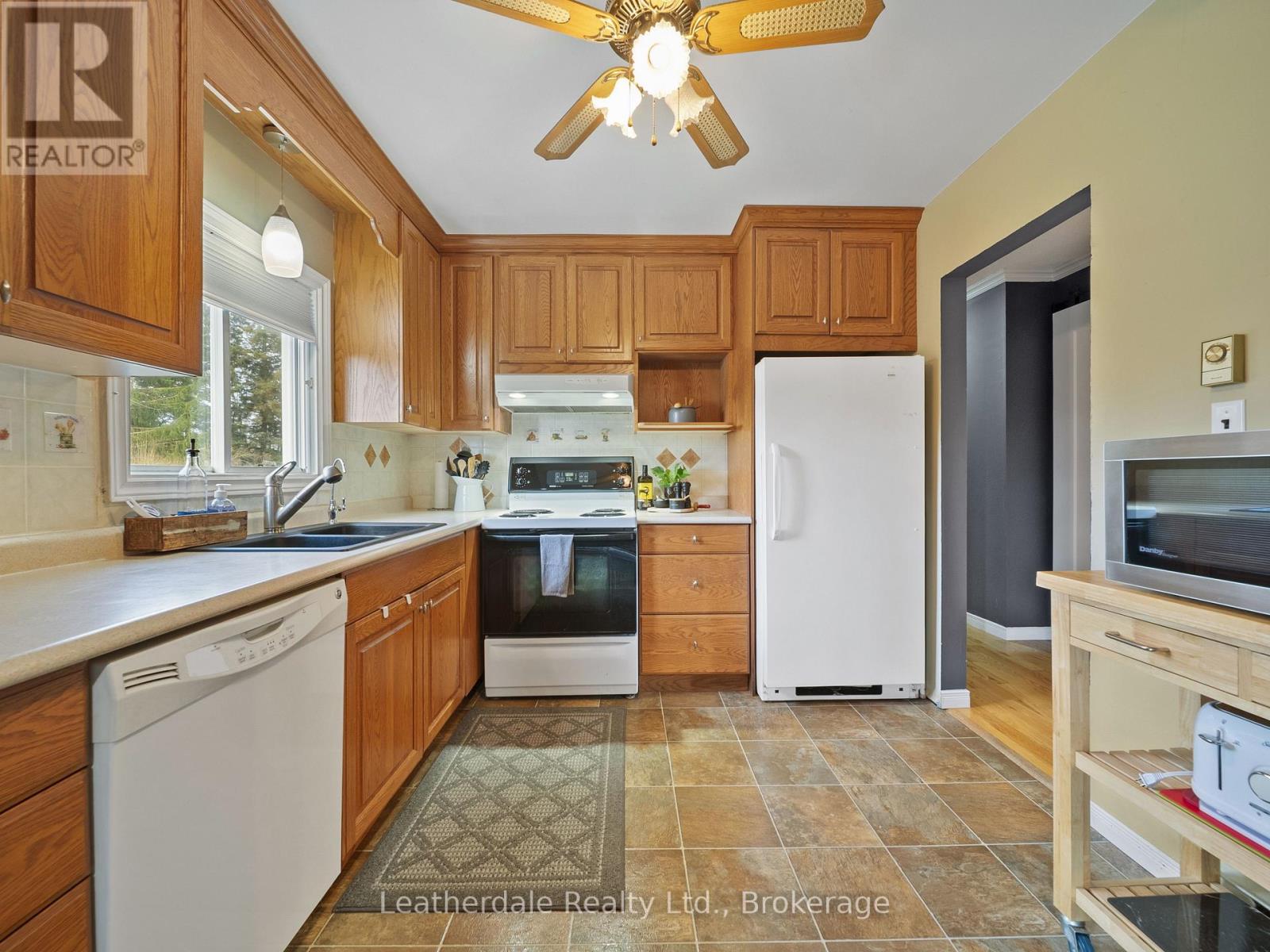 16 Preston Street, Oro-Medonte (Warminister), Ontario  L0K 2G0 - Photo 12 - S12614002