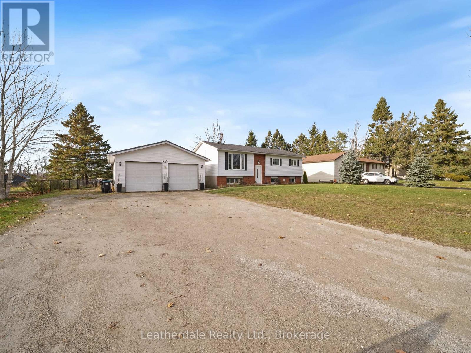 16 Preston Street, Oro-Medonte (Warminister), Ontario  L0K 2G0 - Photo 3 - S12614002