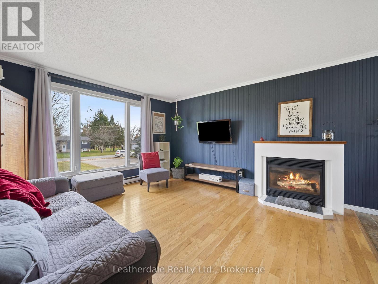 16 Preston Street, Oro-Medonte (Warminister), Ontario  L0K 2G0 - Photo 7 - S12614002