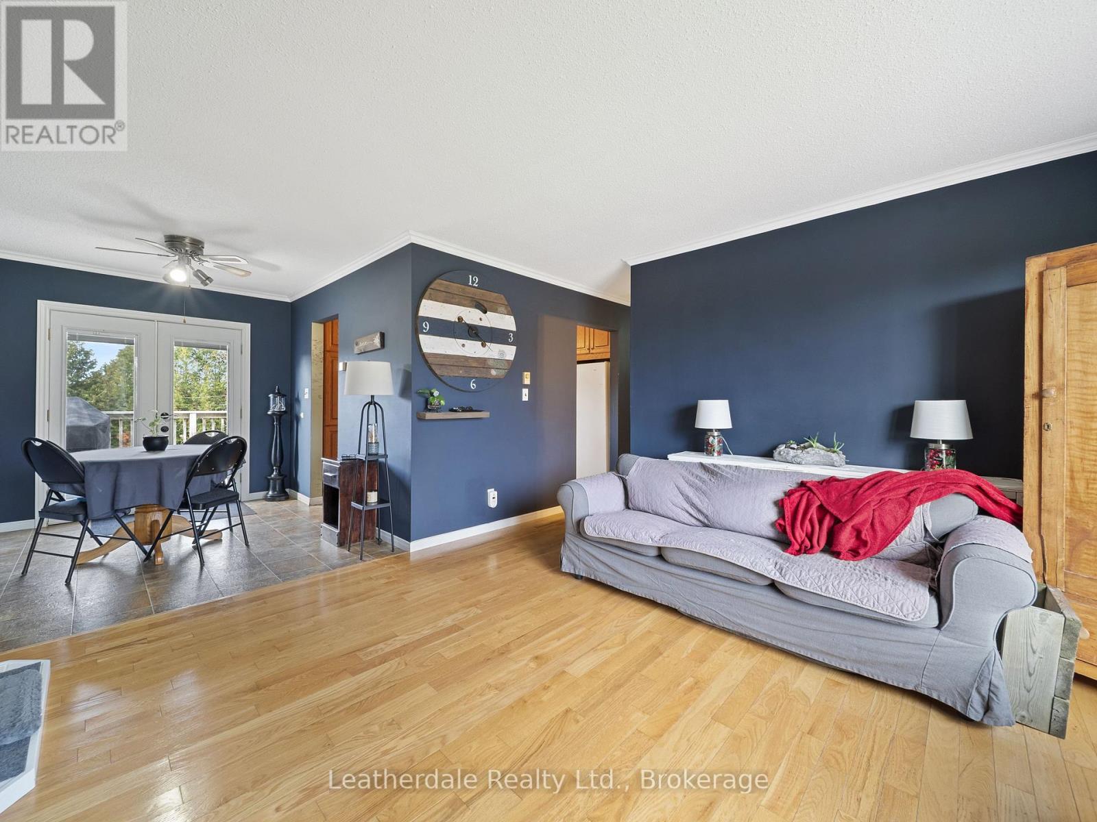 16 Preston Street, Oro-Medonte (Warminister), Ontario  L0K 2G0 - Photo 9 - S12614002