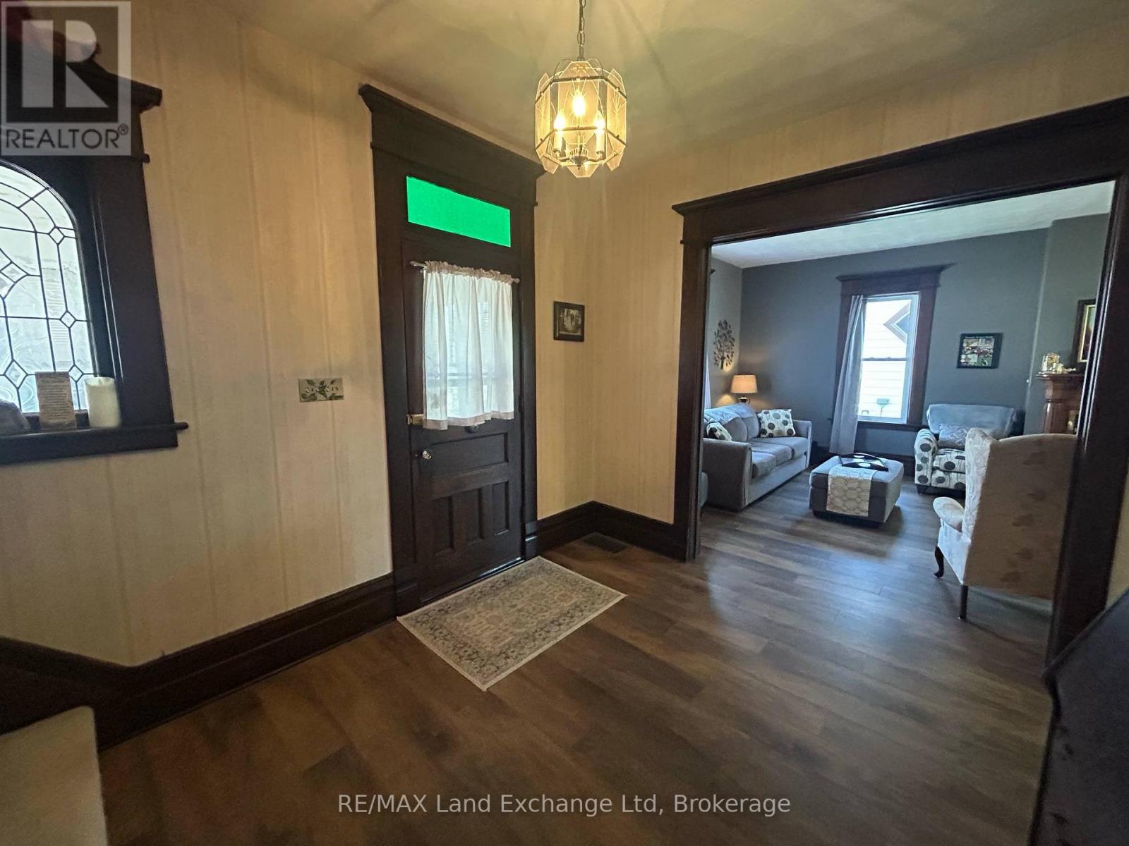 327 Frances Street, North Huron (Wingham), Ontario  N0G 2W0 - Photo 4 - X12613996