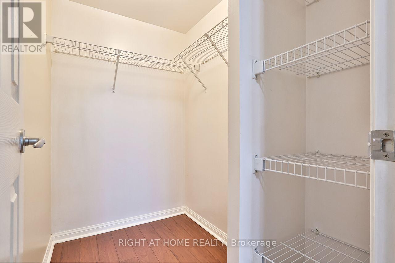 918 - 230 Queens Quay W, Toronto, Ontario  M5J 2Y7 - Photo 8 - C12613992