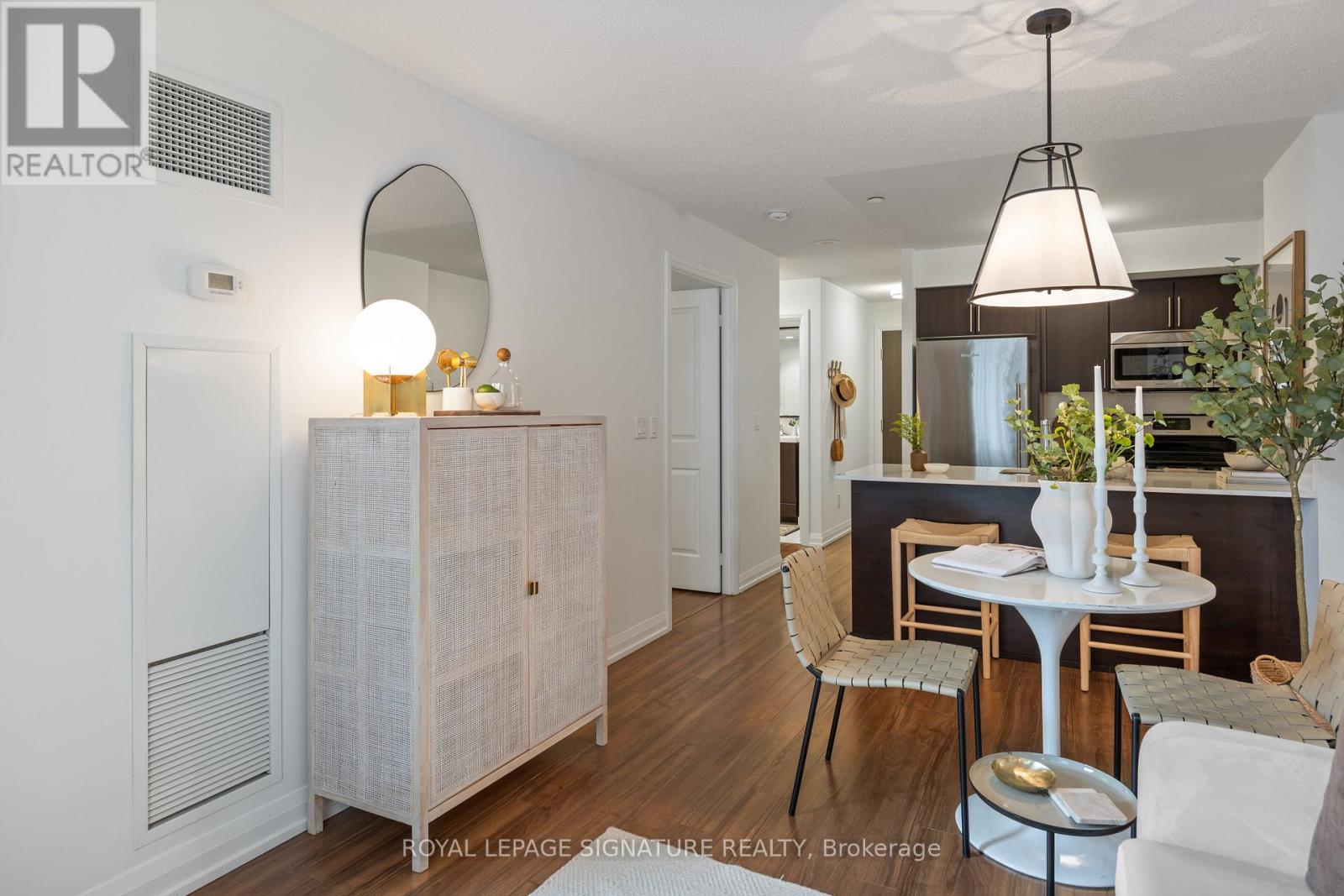 110 - 305 Roehampton Avenue, Toronto (Mount Pleasant East), Ontario  M4P 0B2 - Photo 4 - C12614118