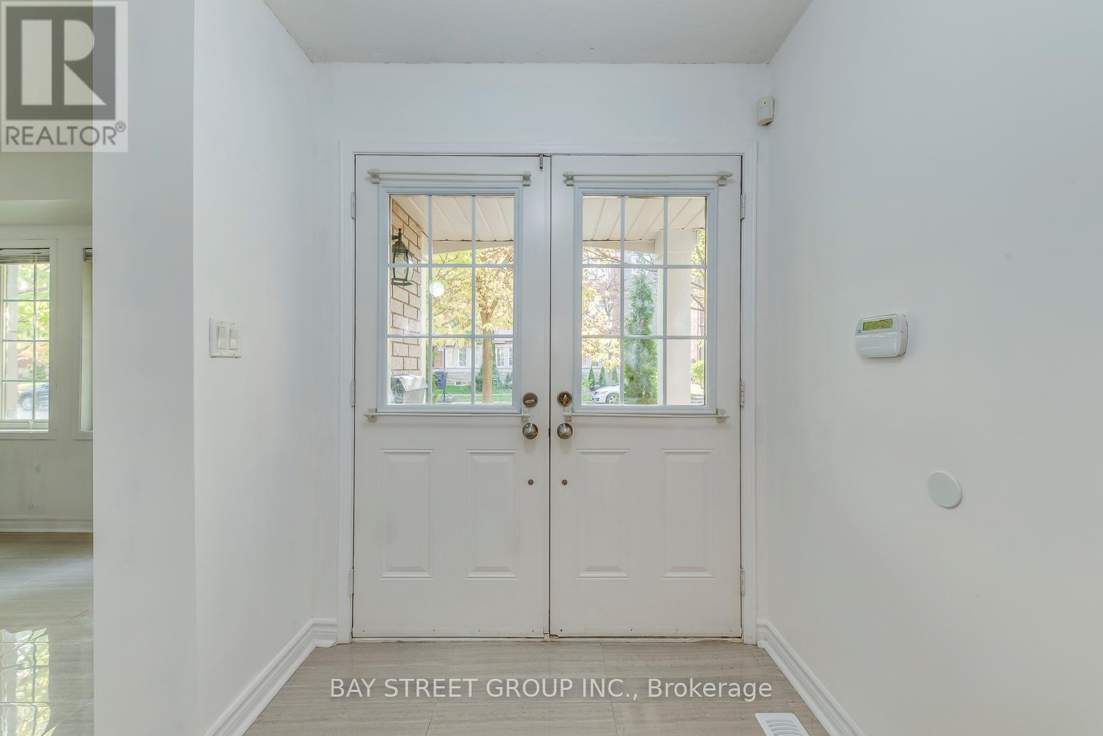 34 Stagecoach Circle, Toronto, Ontario  M1C 0A1 - Photo 4 - E12613990