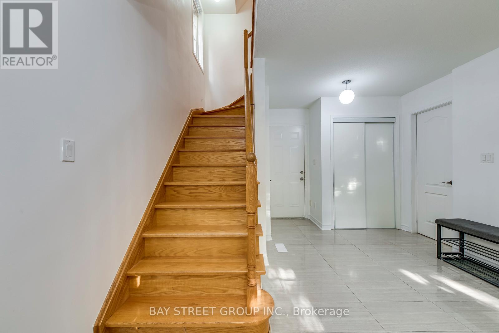 34 Stagecoach Circle, Toronto, Ontario  M1C 0A1 - Photo 8 - E12613990