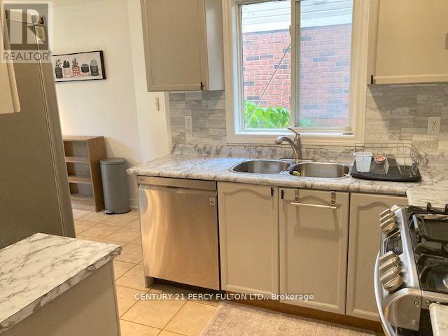 27 Whitewater Street, Whitby, Ontario  L1R 2S8 - Photo 15 - E12614038