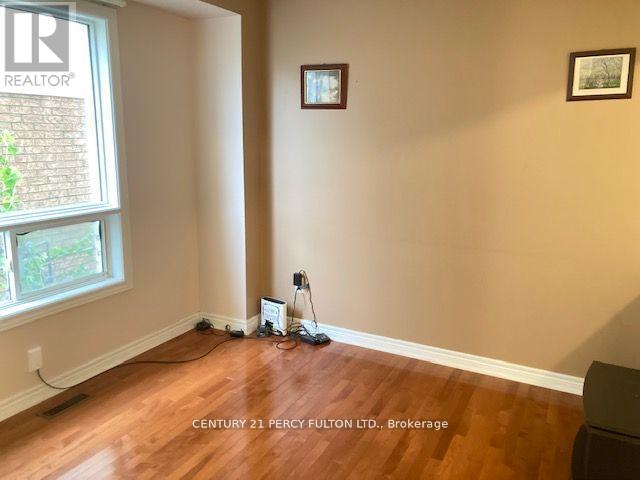 27 Whitewater Street, Whitby, Ontario  L1R 2S8 - Photo 4 - E12614038