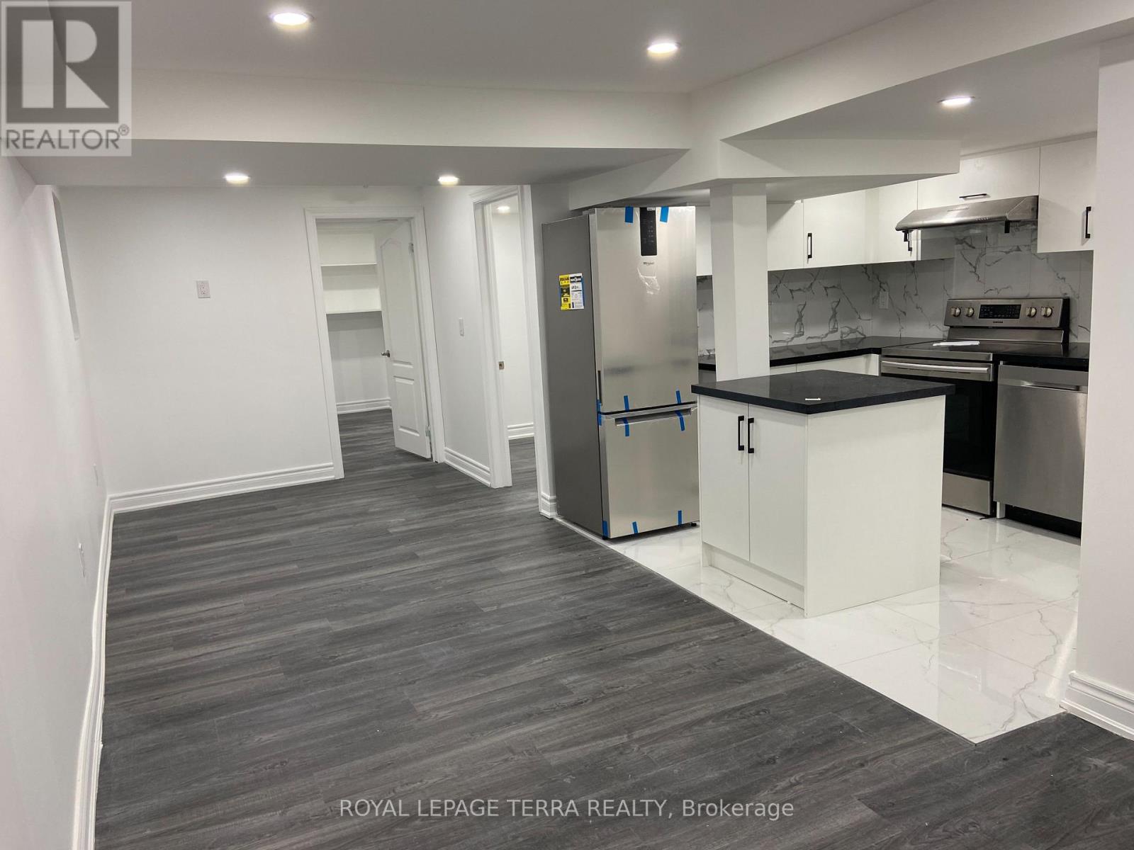 44 Howling Crescent, Ajax, Ontario  L1S 7N8 - Photo 3 - E12614096