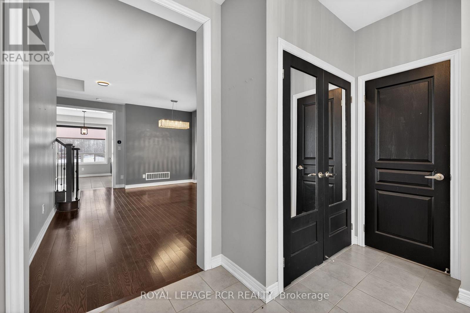 82 Lampkin Street, Georgina, Ontario  L0E 1R0 - Photo 5 - N12614040