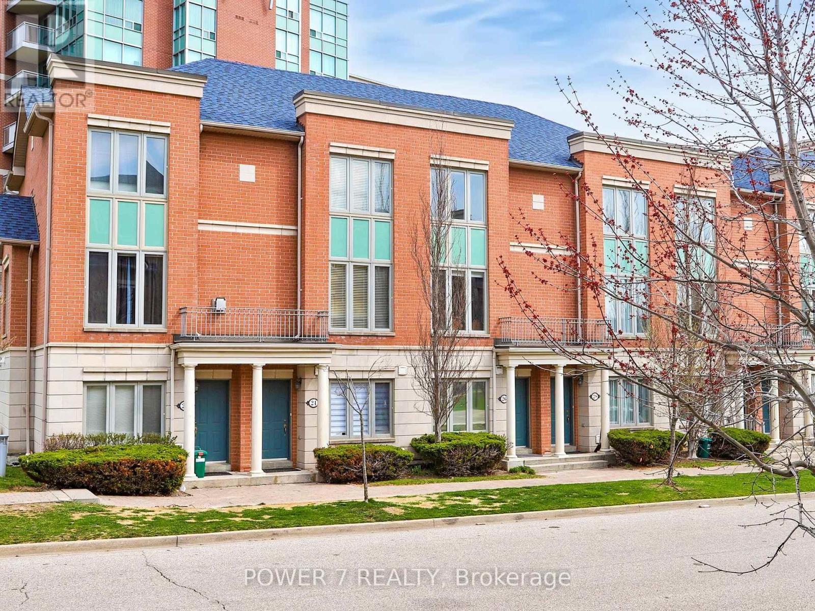 26 Suncrest Boulevard, Markham, Ontario  L3T 7Y4 - Photo 2 - N12614086