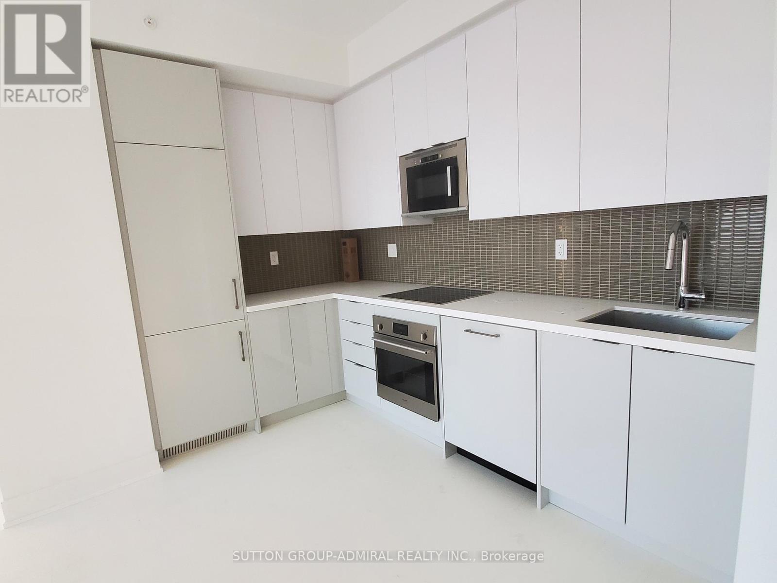 2303 - 2908 Highway 7 Road W, Vaughan, Ontario  L4K 0K5 - Photo 3 - N12614126