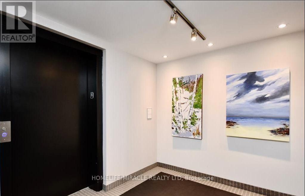 612 - 302 Essa Road, Barrie (0 West), Ontario  L9J 0H3 - Photo 4 - S12614128