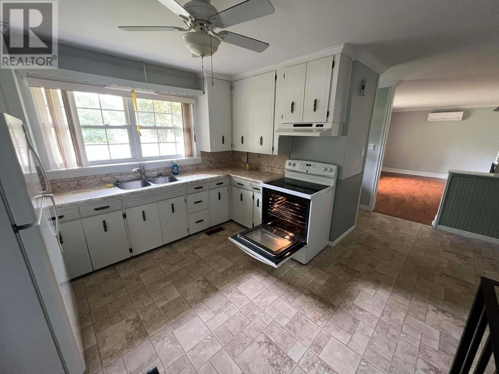 332 Church Street, Tignish, Prince Edward Island  C0B 2B0 - Photo 3 - 202529256