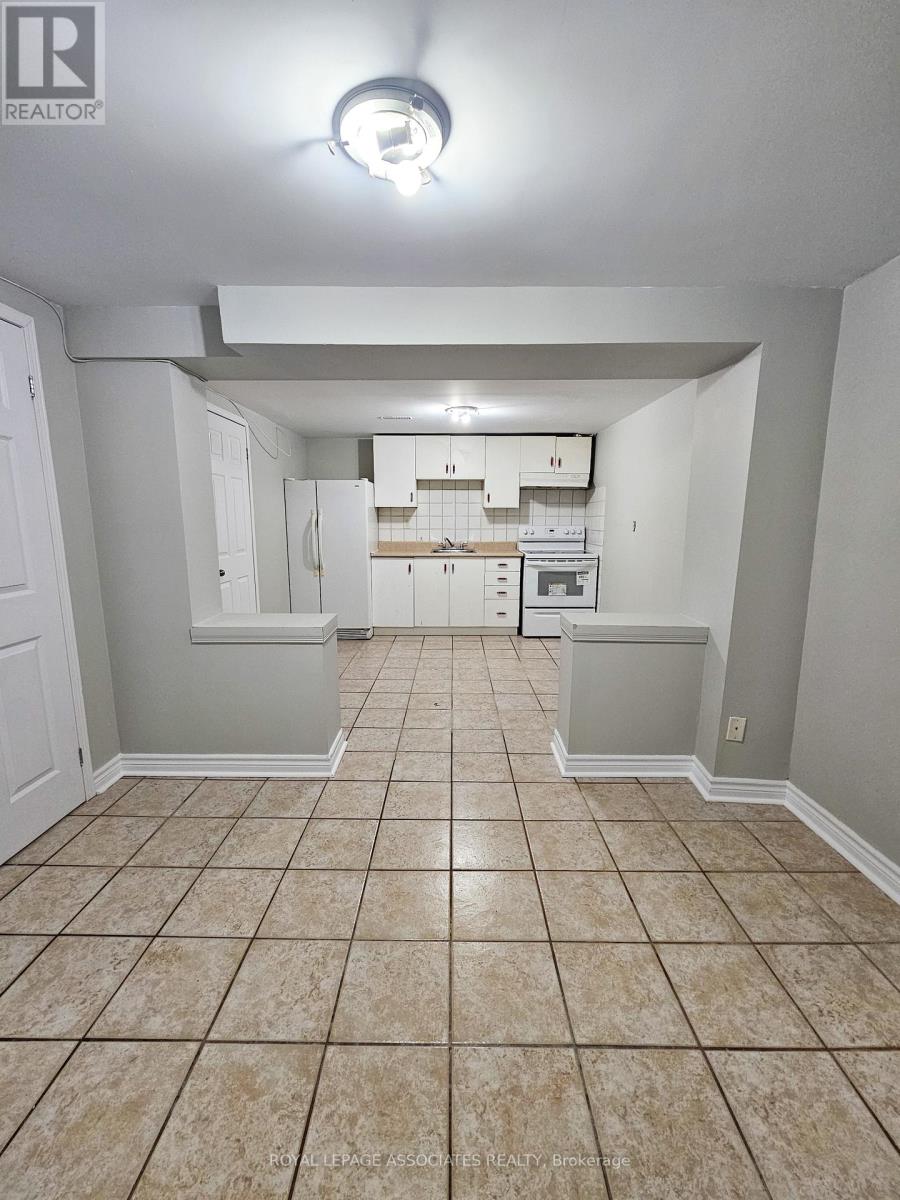 Bsmt - 175 Ecclestone Drive, Brampton, Ontario  L6X 3R1 - Photo 4 - W12613984